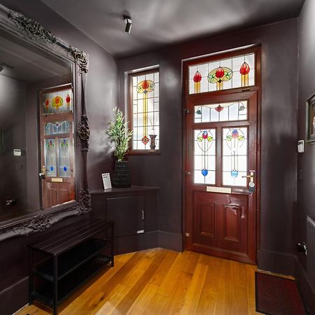 City Retreat, Spacious 4 Bed House, Games Room, Parking, Hot Tub & Bbq カーディフ エクステリア 写真