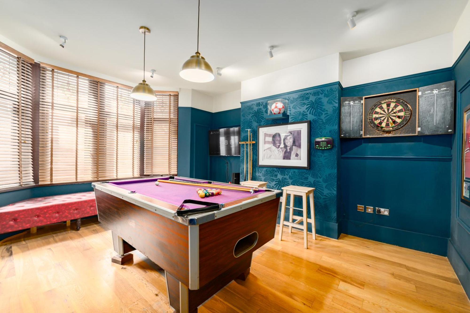 City Retreat, Spacious 4 Bed House, Games Room, Parking, Hot Tub & Bbq カーディフ エクステリア 写真