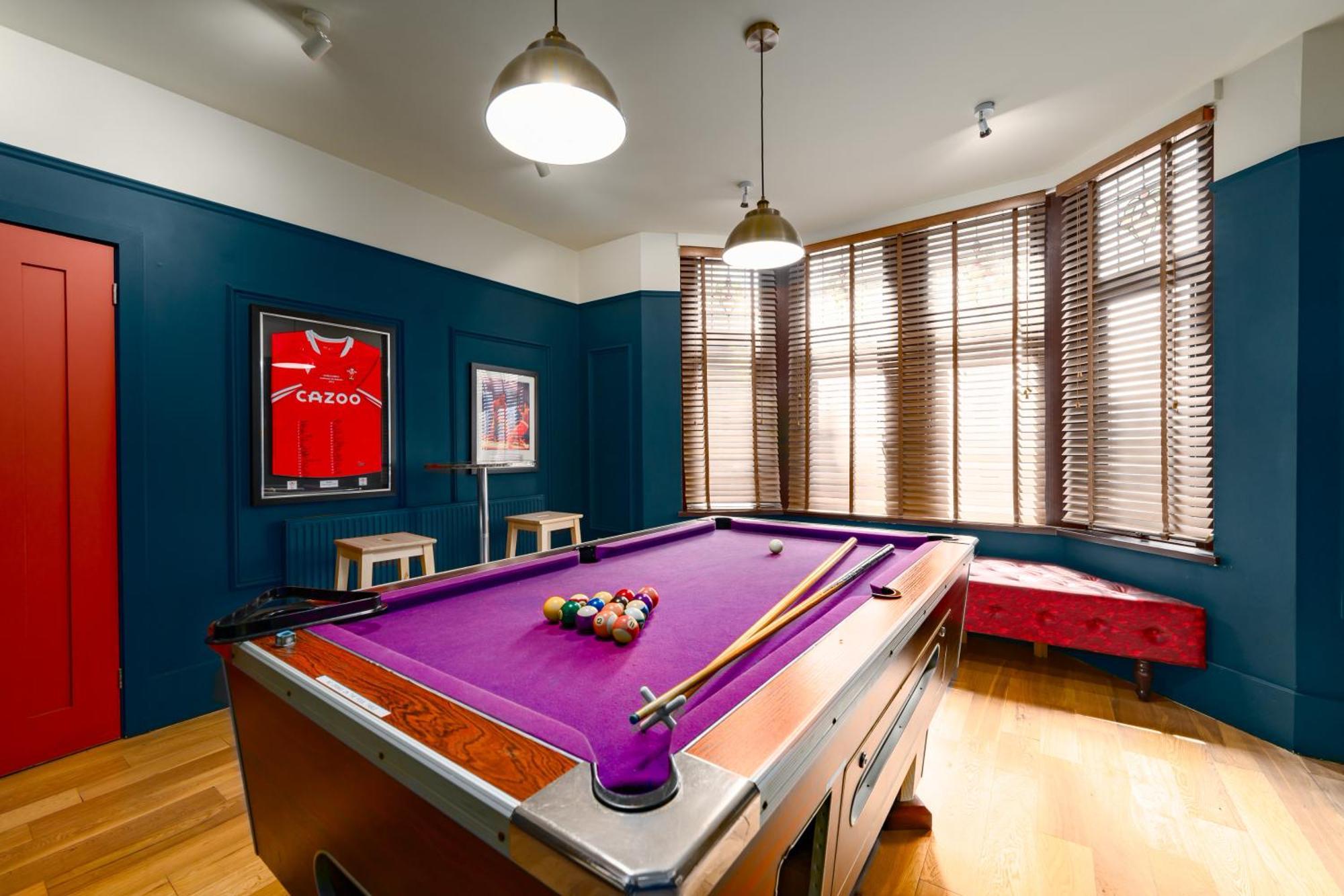 City Retreat, Spacious 4 Bed House, Games Room, Parking, Hot Tub & Bbq カーディフ エクステリア 写真