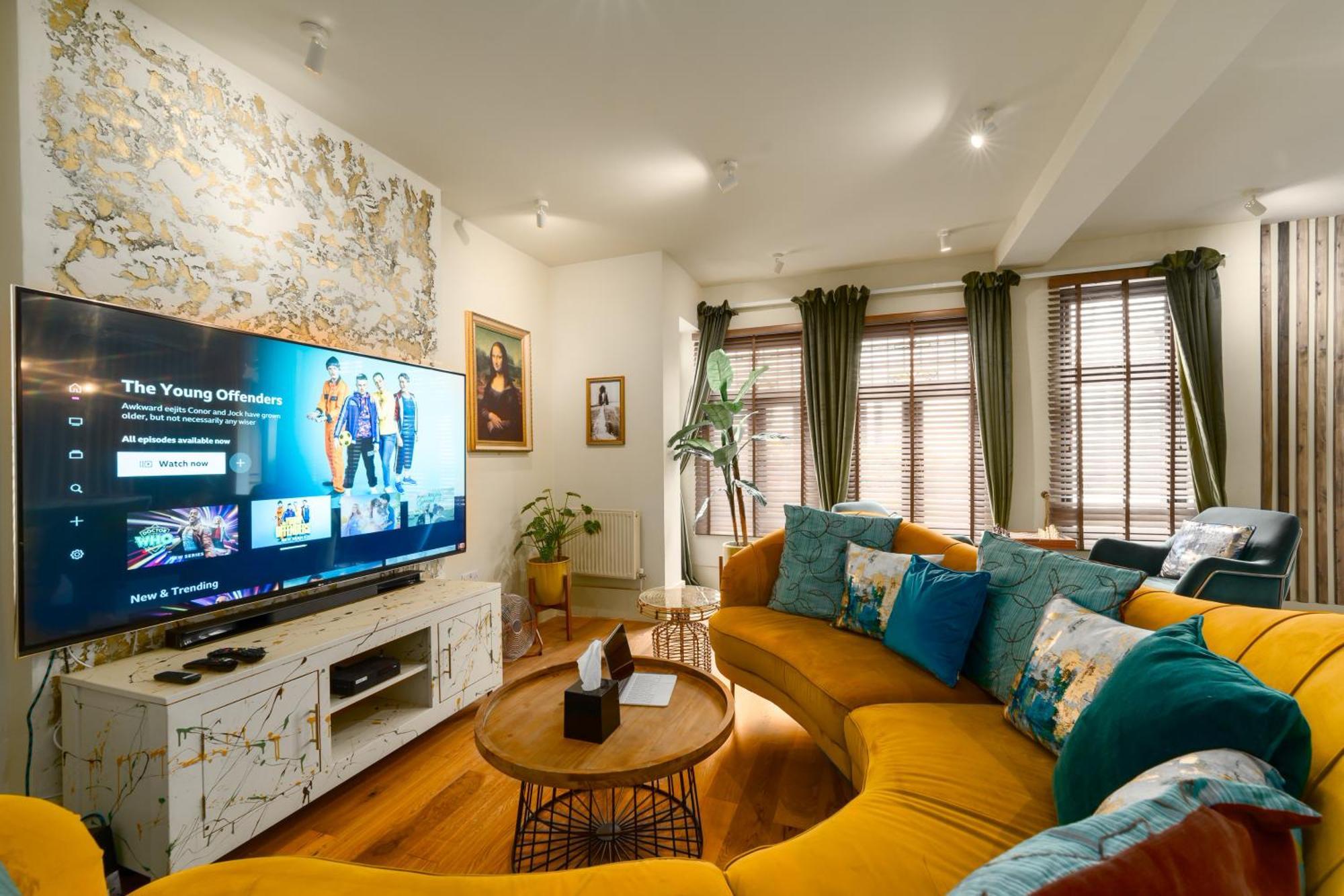 City Retreat, Spacious 4 Bed House, Games Room, Parking, Hot Tub & Bbq カーディフ エクステリア 写真