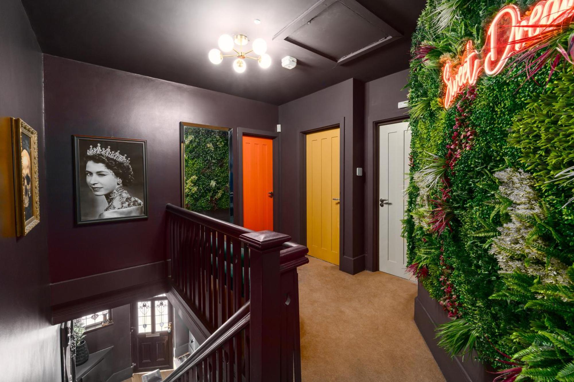 City Retreat, Spacious 4 Bed House, Games Room, Parking, Hot Tub & Bbq カーディフ エクステリア 写真