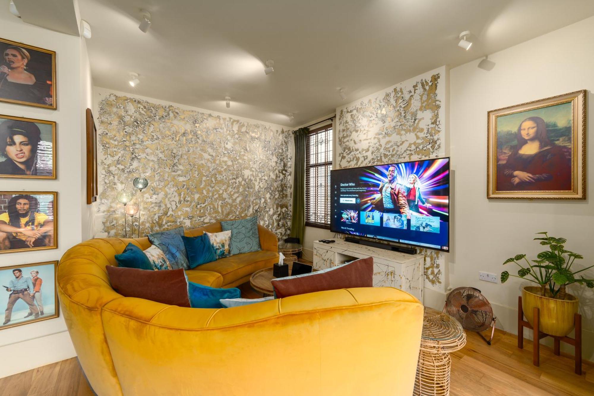 City Retreat, Spacious 4 Bed House, Games Room, Parking, Hot Tub & Bbq カーディフ エクステリア 写真
