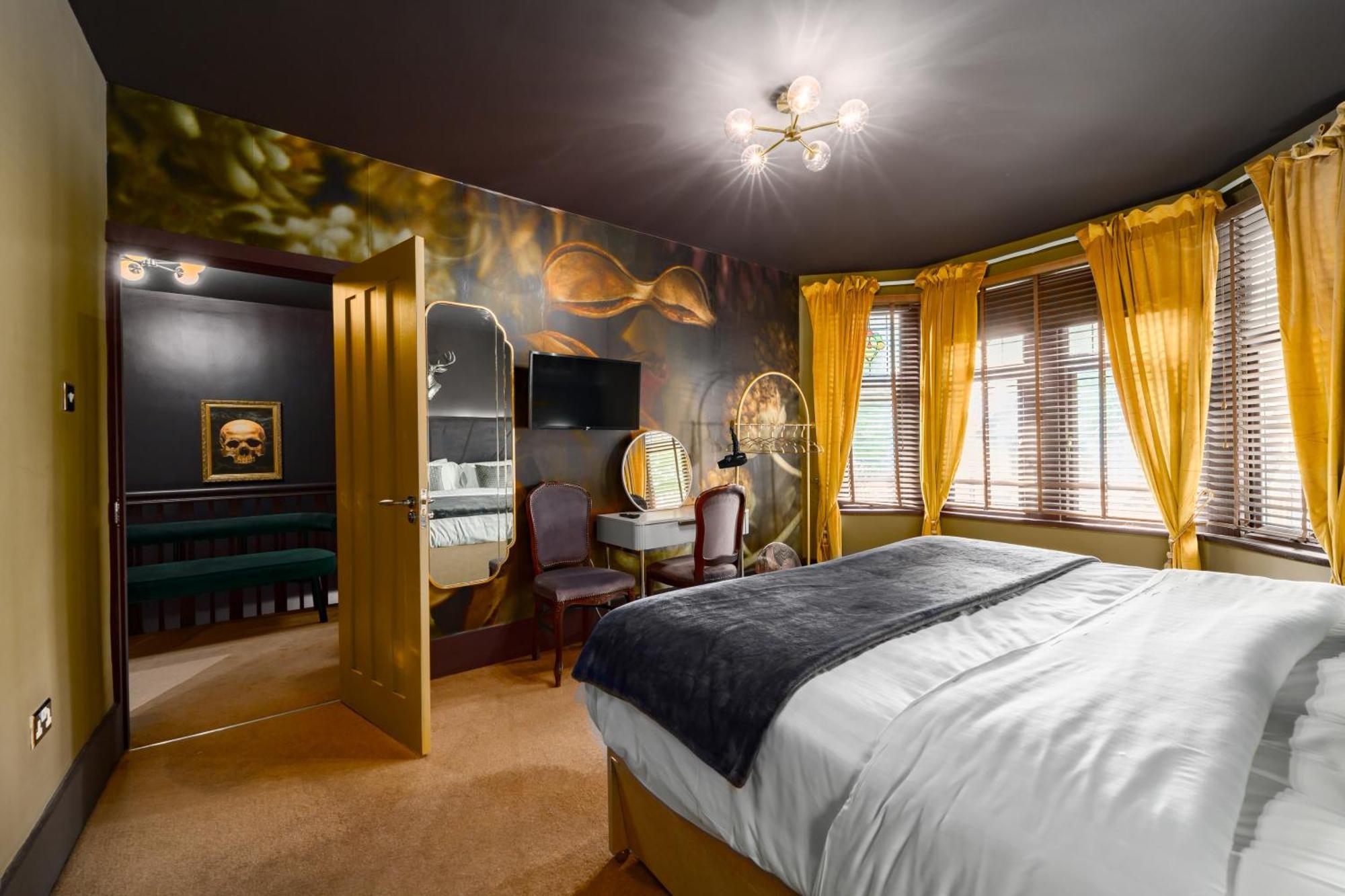City Retreat, Spacious 4 Bed House, Games Room, Parking, Hot Tub & Bbq カーディフ エクステリア 写真