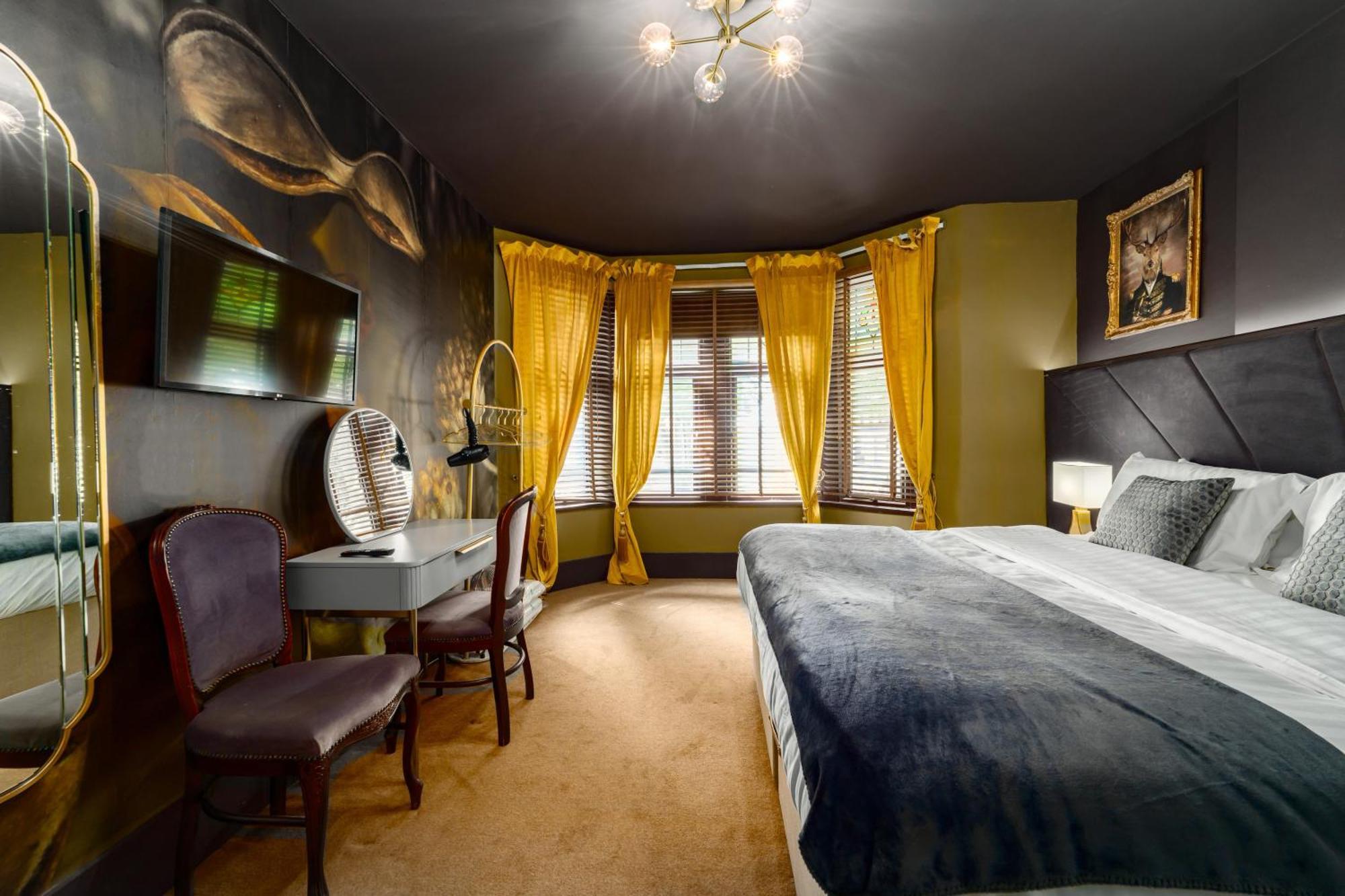 City Retreat, Spacious 4 Bed House, Games Room, Parking, Hot Tub & Bbq カーディフ エクステリア 写真