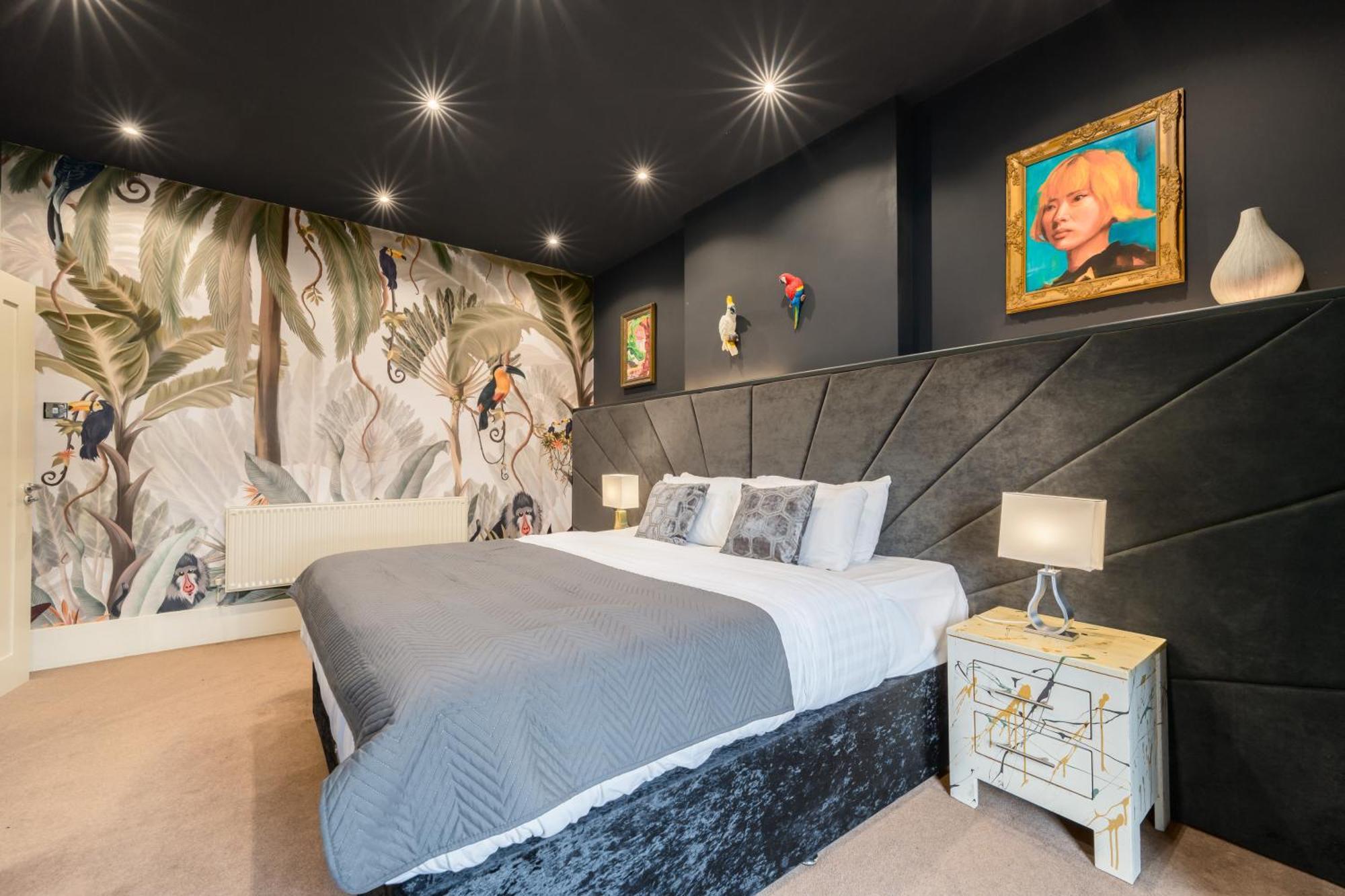 City Retreat, Spacious 4 Bed House, Games Room, Parking, Hot Tub & Bbq カーディフ エクステリア 写真